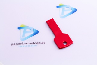 Memoria USB de metal con forma de una llave