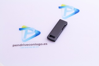 USB plástico con metal